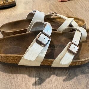 Birkenstock women’s Cream Sandals